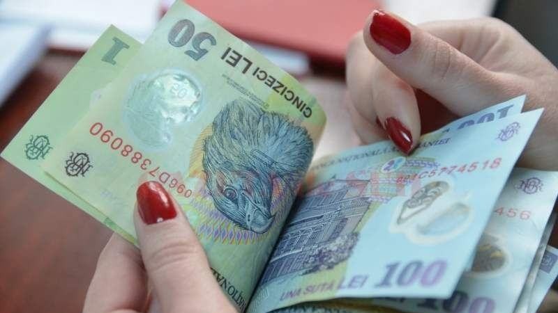 Alocații de 180 de lei pentru familiile din România. Care sunt condiţiile şi cine va beneficia de venituri majorate