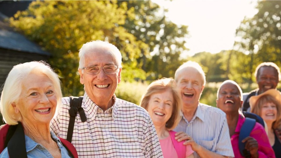 Cum să trăiești până la 100 de ani. Echilibrul între alimentație mișcare și gânduri bune. Trucuri de la popoarele mai longevive