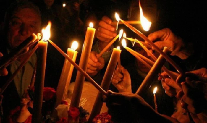 Anunțul BOR înainte de Paște: Sfânta Lumină va fi adusă de la Ierusalim sâmbătă seară și va fi distribuită fiecărei parohii