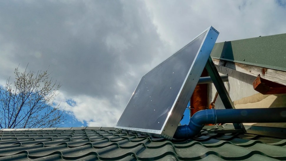 Metoda sigură pentru reducerea facturilor. Cum funcționează panoul solar care încălzește aerul din casă