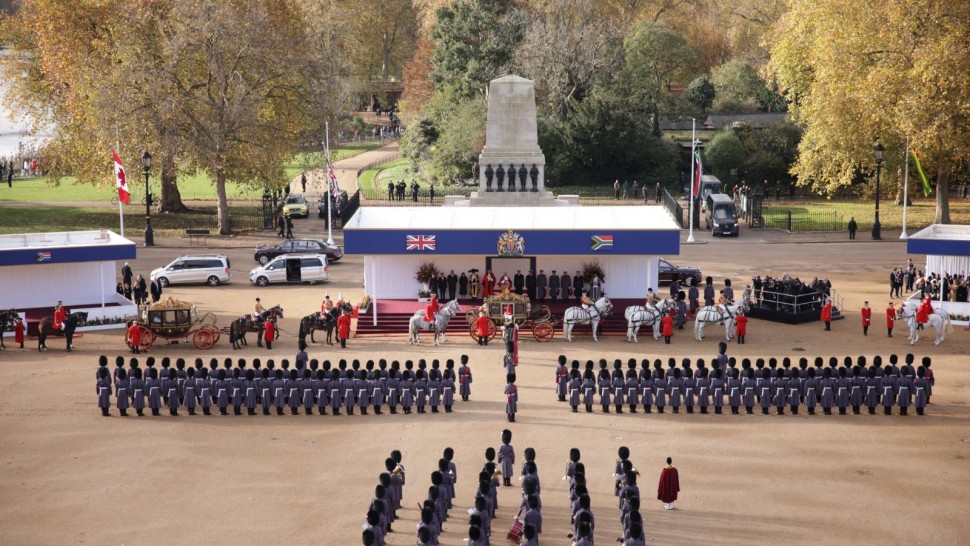 Cum arată trăsura cu care Regele Charles al III-lea va merge la încoronare. Are aer condiționat și geamuri electrice