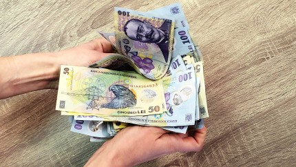 Banii așteaptă în cont. Anunț pentru 90.000 de familii din România care nu și-au primit sumele promise în Programul Casa Verde