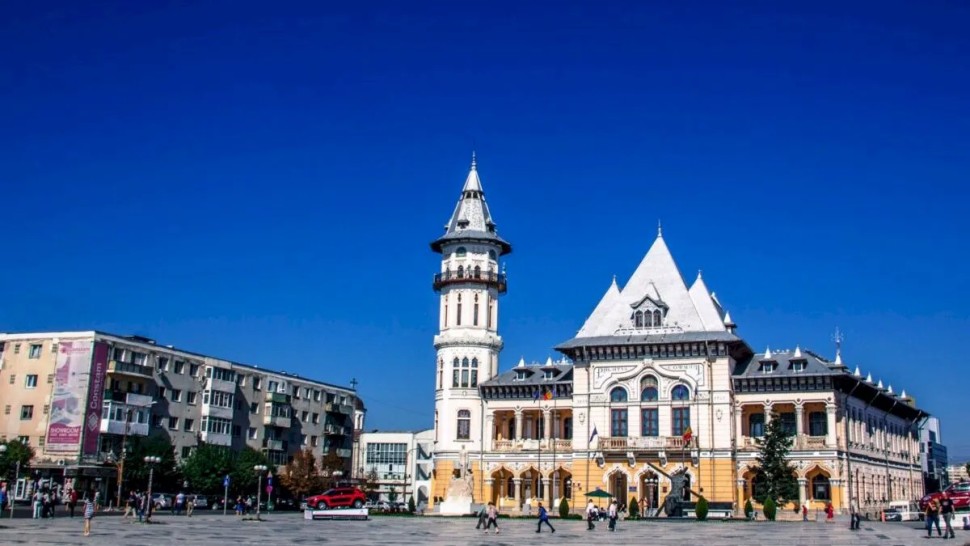 Orașul din România în care nu mai ai voie să îți vopsești casa în ce culoare vrei. Se dau amenzi usturătoare