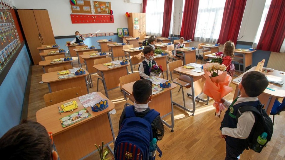 Ce fac părinții în cazul în care profesorii intră în grevă generală. Pot cere libere plătite