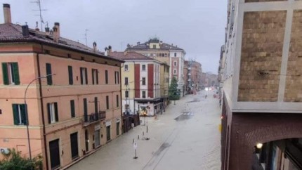 Vremea face ravagii în Italia. Inundațiile scapă de sub control sunt morți și mii de persoane evacuate