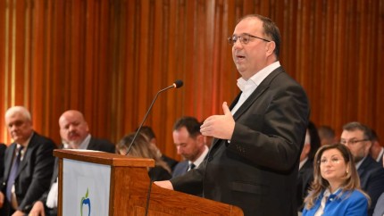 PMP reacție după declarația premierului Nicolae Ciucă privind profesorii Problema este că mulți dintre cei care se află astăzi în fruntea țării nu au prea trecut prin școală