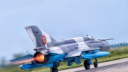 Ultimele zboruri ale aeronavelor MiG-21 LanceR. Armata Română le retrage din serviciu prin ceremonii de mare fast la mai multe baze aeriene 