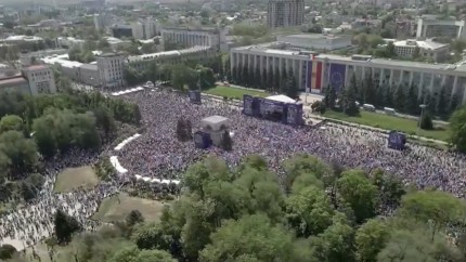 Miting uriaș pro UE în Republica Moldova. Zeci de mii de oameni au ieșit în stradă | VIDEO
