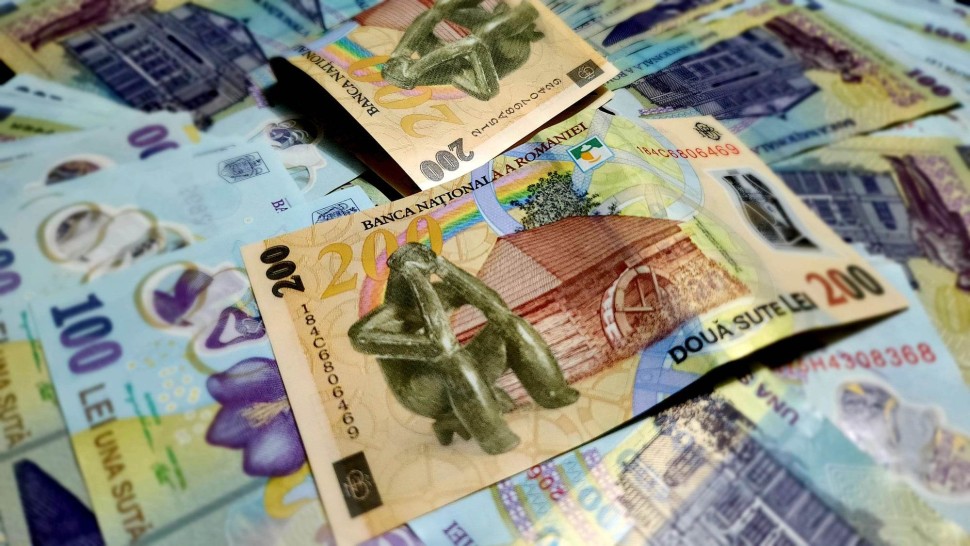 Un român poate beneficia de cel puțin 15 vouchere de la stat Lista completă a ajutoarelor pentru milioane de persoane