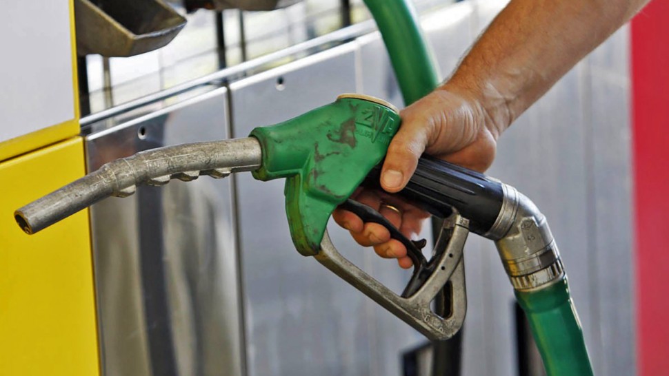 Lovitură pentru șoferi. O nouă scumpire a carburanților
