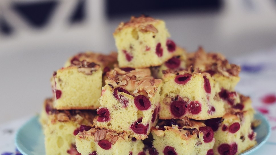 Rețetă chec cu vișine. Gustos și răcoritor