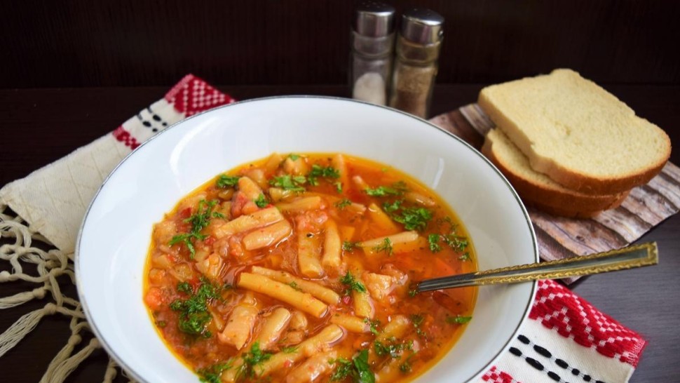 Rețetă mâncare de păstăi galbene. Ingredientul minune este usturoiul