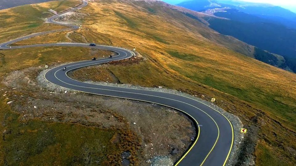 Transalpina s-a deschis în sfârșit Șoferii obligați să respecte trei condiții de circulație