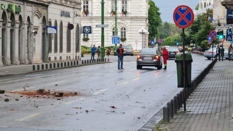 Cutremur cu magnitudinea de 53 la Arad. A fost resimțit și în Croația Ungaria și Serbia. În același timp un seism și la Hunedoara