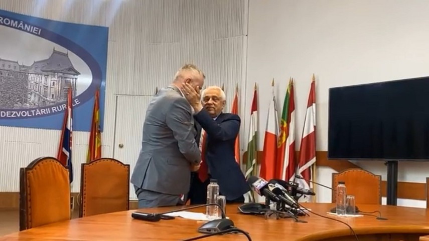 Petre Daea a plecat în stilul său caracteristic de la Ministerul Agriculturii. L-a îmbrățișat pe Florin Barbu înlocuitorul său Te pupă tata 