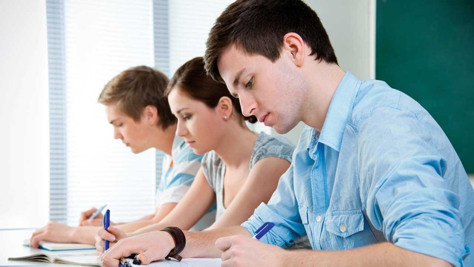 România este pe ultimul loc la Educația terțiară. Doar 25  dintre elevi continuă studiile după liceu