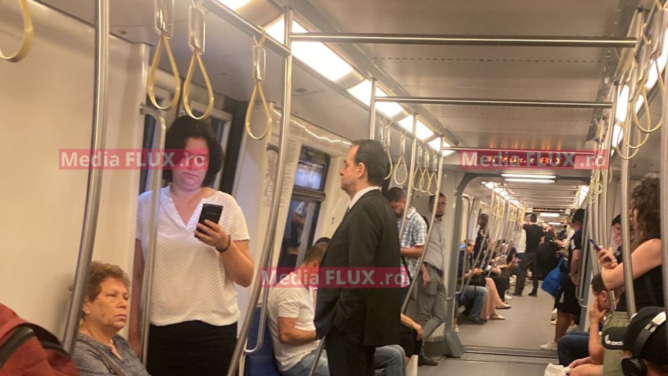 Ludovic Orban călător de lux al metroului din București | IMAGINI PAPARAZZI