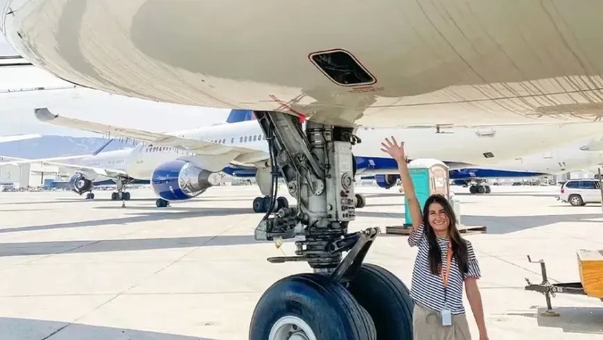 O româncă și-a cumpărat un avion pe care vrea să-l transforme în casă