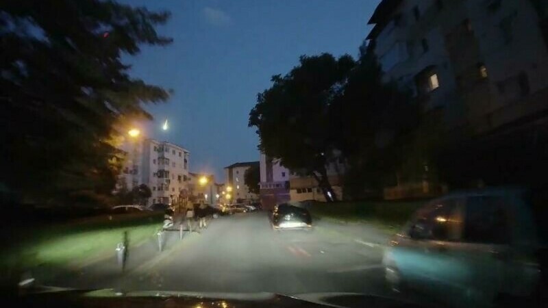 Un meteorit a luminat cerul României. Salvamontiştii au crezut că e un avion cu probleme tehnice