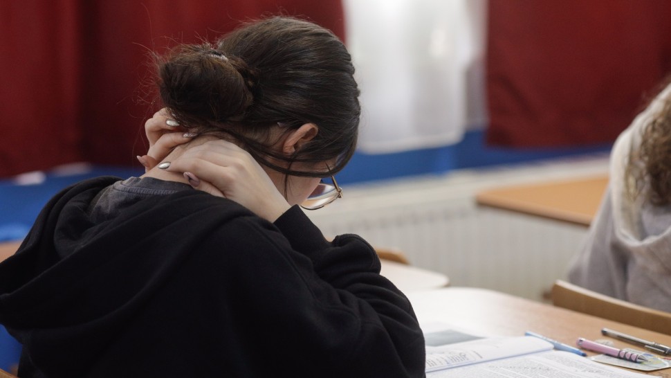 Planurile-cadru pentru liceu vor fi adoptate în mai. Când vor avea elevii manuale noi
