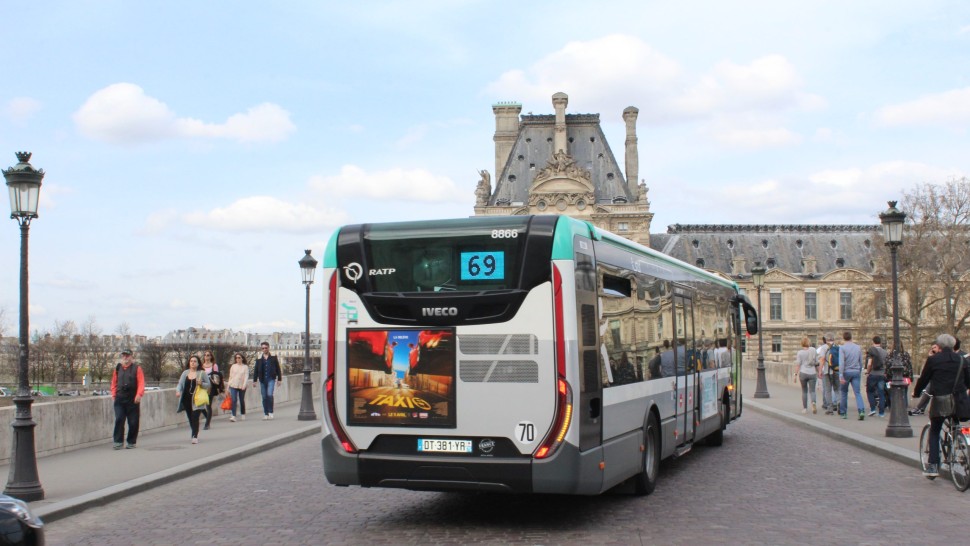 Soluții pentru vacanțe cu buget redus șase excursii inedite prin orașele europene cu autobuzul local