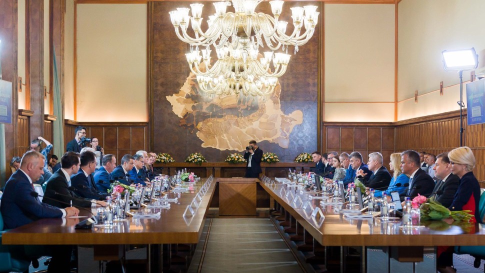 Două teme super-importante în lucru la guvern taxarea banilor scoși din țară de multinaționale și impozitarea salariilor din IT