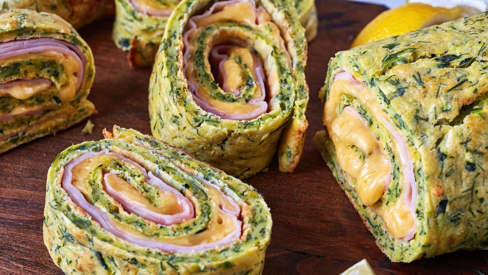 Rețetă ruladă din dovlecei. Perfectă pentru lunile acestea