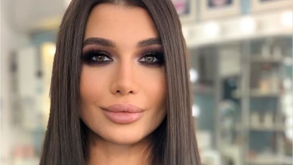 Elena Băsescu editor TV. Fiica fostului președinte a trecut de la modul politic la cel jurnalistic