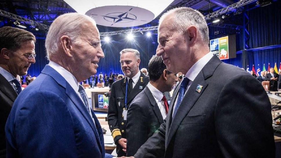 Mircea Geoană întâlnire cu Joe Biden la summitul NATO de la Vilnius. Ce schimb de replici au avut