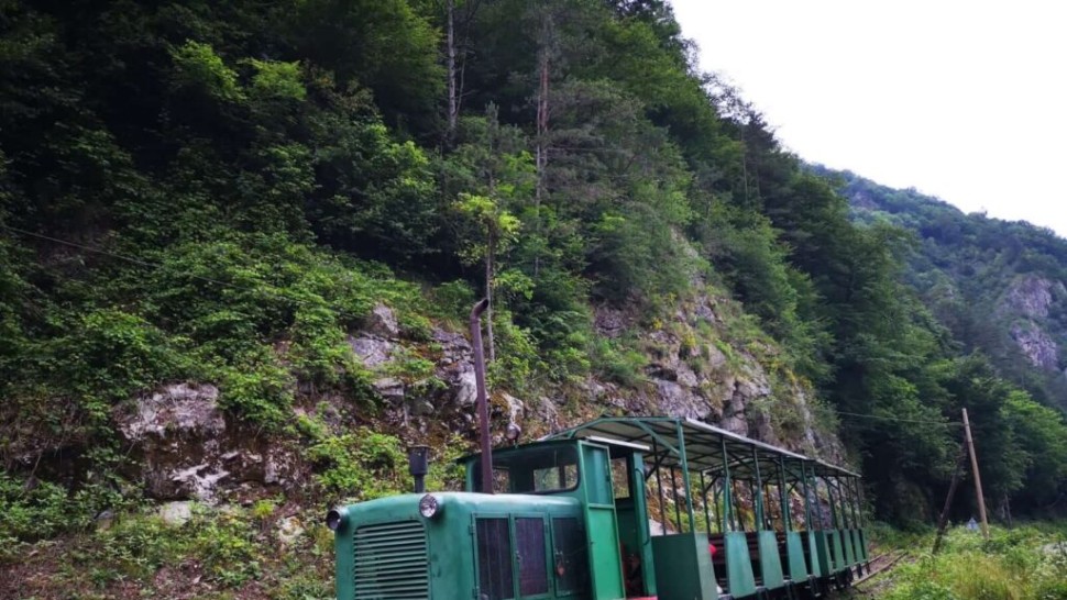 Trenul istoric din Apuseni își reia cursele turistice. Până când va circula celebra mocăniță
