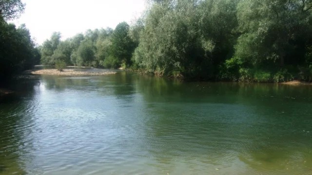 Una dintre cele mai periculoase ape curgătoare ale României. Care e fenomenul care crește riscurile