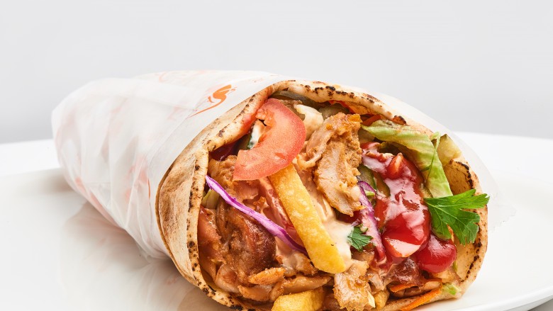 Românii au comandat anul trecut o şaorma la 10 secunde Câte porții din deliciosul produs s-au mâncat pe parcursul anului
