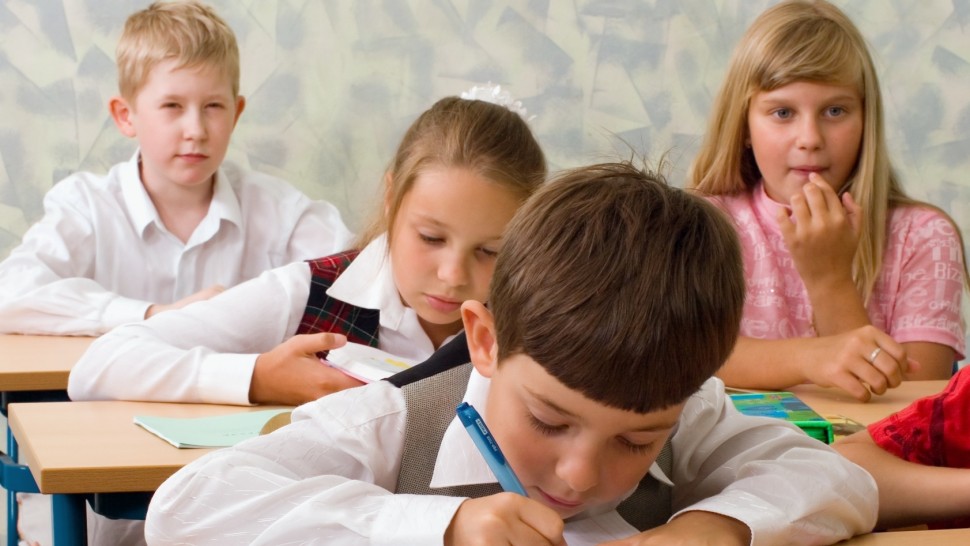 3.000 de lei de familie pentru renovarea sălii de clasă. S-a lăsat cu dosar penal