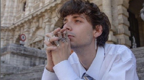 Fiul regretatului comentator sportiv Cristian Țopescu visa sa fie preot dar a devenit prezentator la TVR