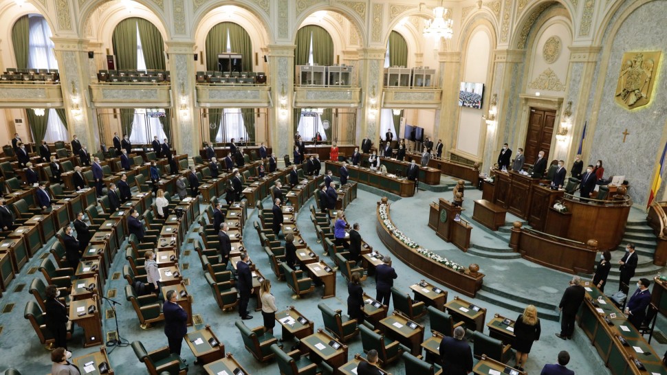 Moţiunea simplă privind sistemul de pensii la vot în Senat. Ce solicită inițiatorii