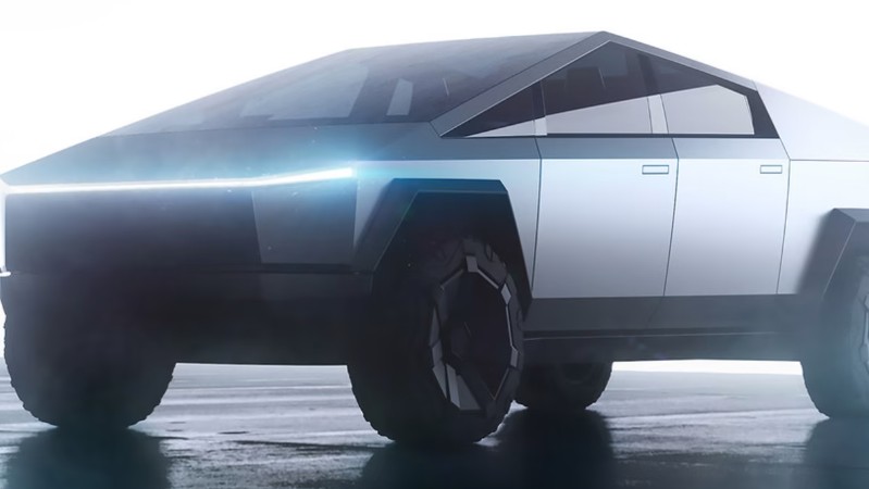 Tesla a construit primul său camion electric stil pick-up. Cybertruck-ul anunțat încă din 2019
