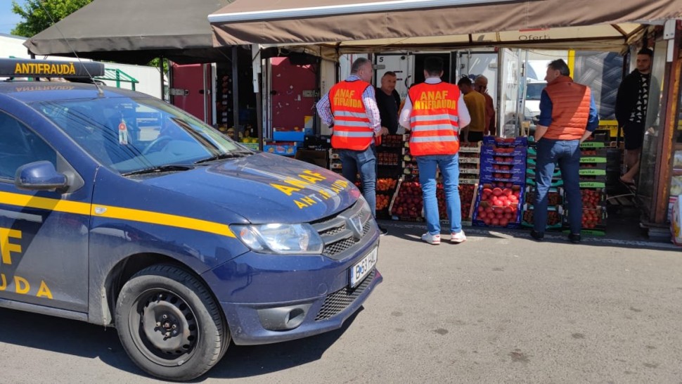 Inspectorii Antifraudă de la ANAF vor avea dreptul să poarte arme în timpul controalelor
