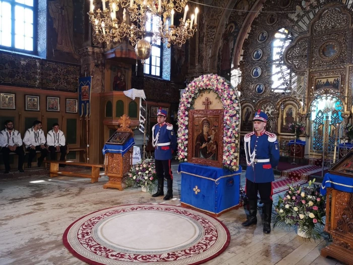 Mănăstirea Nicula vizitată de mii de credincioși. Pelerinajul de Sfânta Maria este în plină desfășurare