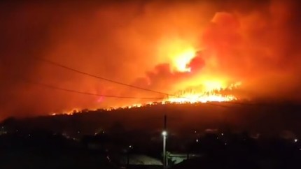 Incendiile fac din nou prăpăd în Grecia. Un om a murit alți opt sunt răniți. România trimite ajutoare