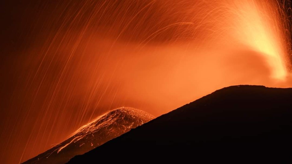 Vulcanul Etna a erupt Atenționare MAE pentru românii care călătoresc în Italia | VIDEOFOTO