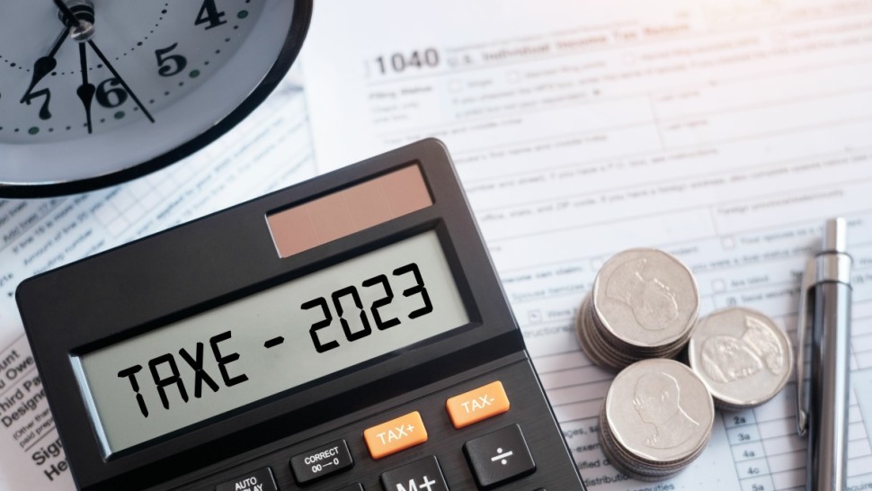 Impozit în IT şi construcţii pentru salarii de peste 10.000 lei brut. Ultima variantă a măsurilor fiscale