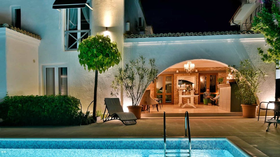 Stațiunile de pe litoralul românesc unde accesul copiilor este complet interzis. Cât costă o noapte de cazare