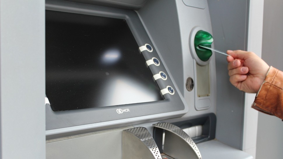 Aceste bancomate trebuie evitate neapărat Riști să rămâi fără bani pe card și nici nu îți dai seama