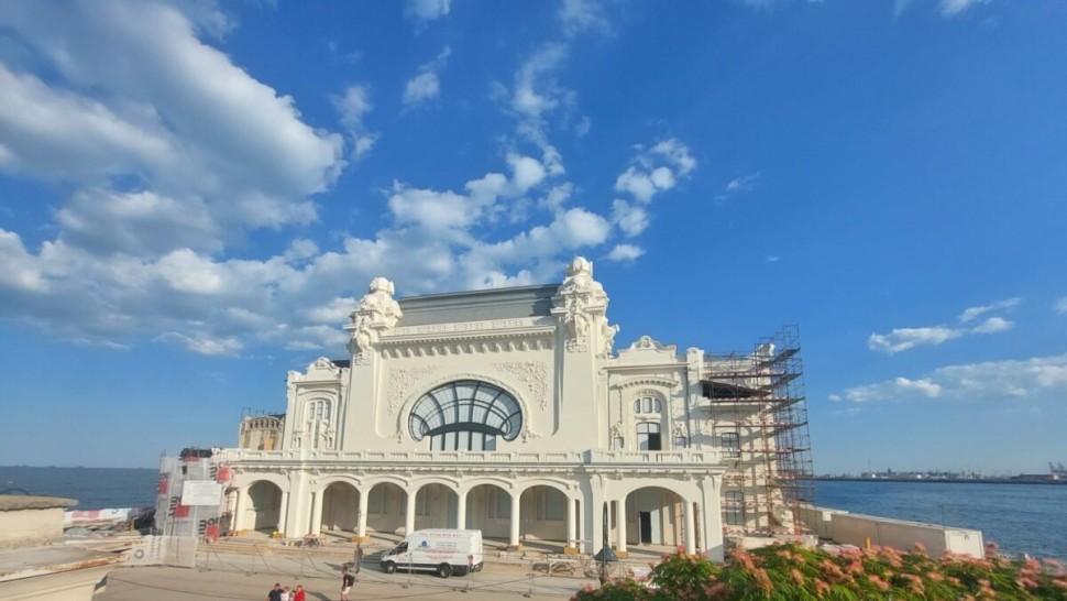 Cum arată Cazinoul din Constanța după ce au fost date jos schelele. Cel mai cunoscut monument istoric de pe litoral s-a trezit la viață