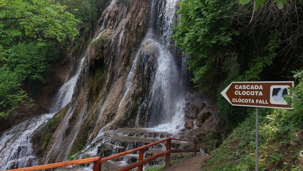 De ce s-a prăbușit Cascada Clocota. Un ghid turistic lămurește situația