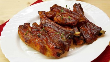 Coaste de porc făcute din plante disponibile în curând în restaurante