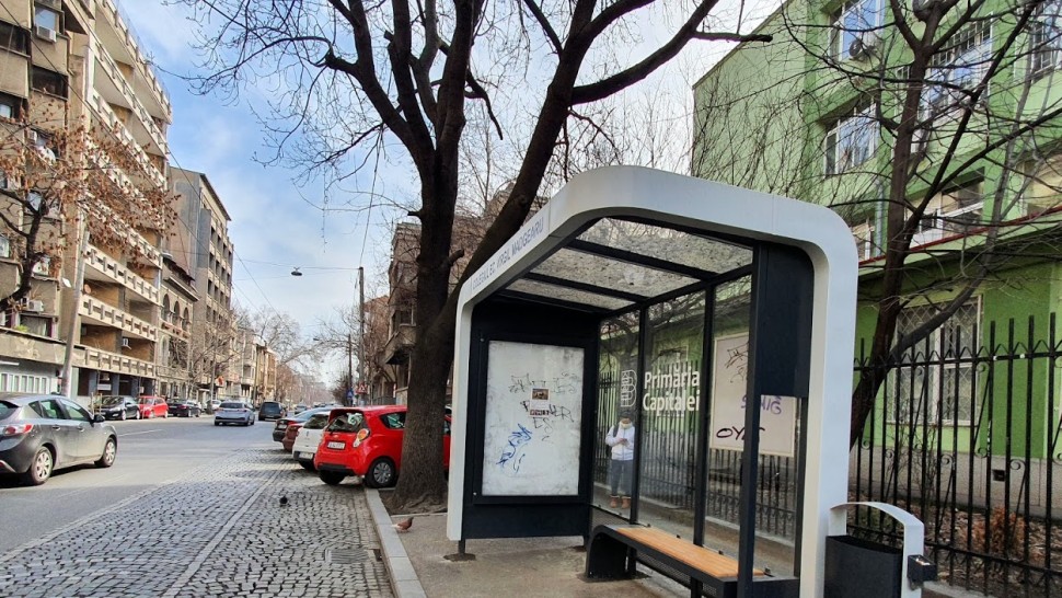 Stații STB din București dotate cu panouri digitale. Programul de circulație afișat în timp real