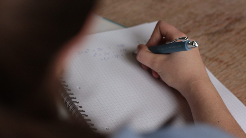 Premieră la Bacalaureat corectarea lucrărilor va fi digitalizată. Începe sesiunea de toamnă