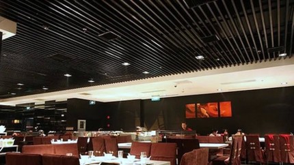 Restaurantul unde te speli pe cap ca să îți iasă mirosul de mâncare din păr Cât costă acest serviciu