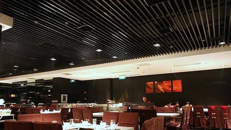 Restaurantul unde te speli pe cap ca să îți iasă mirosul de mâncare din păr Cât costă acest serviciu